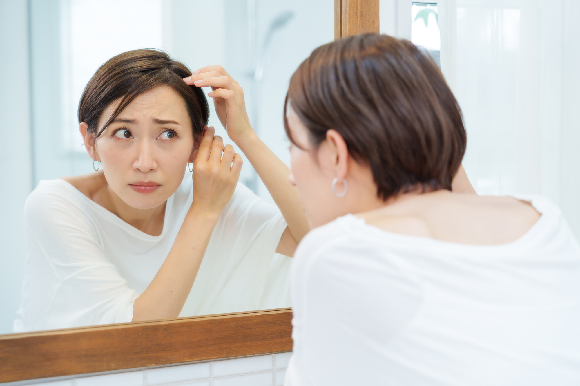 冬の抜け毛、原因とは？今日から始めるうるおい温活ヘアケア